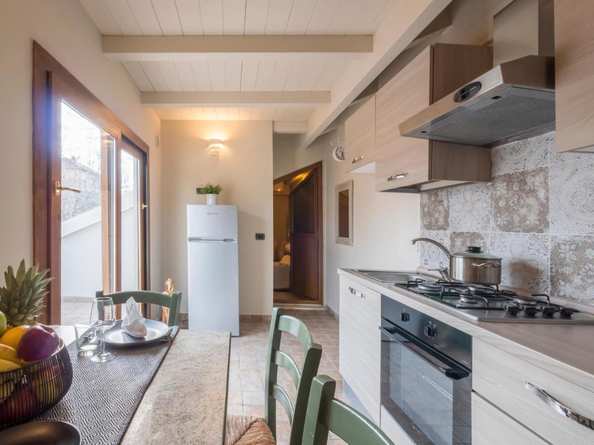 Tonni Apartment *